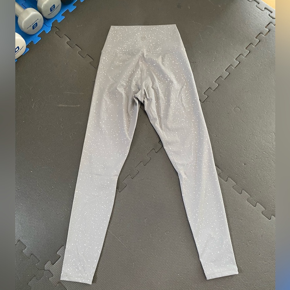 BP silver and gray leggings, M